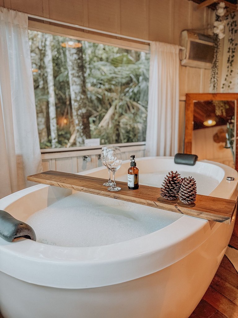 Cabana Kai | Com hidro e cinema ao ar livre