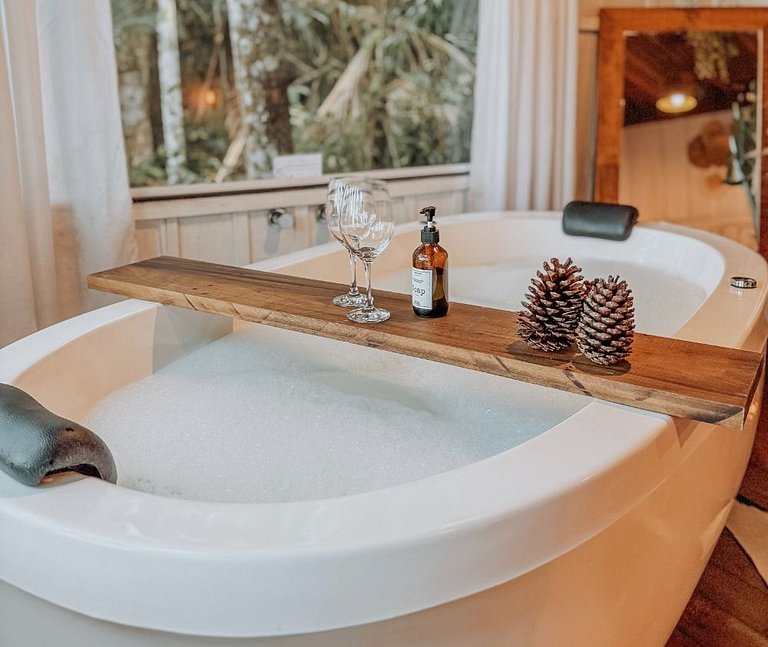 Cabana Kai | Com hidro e cinema ao ar livre