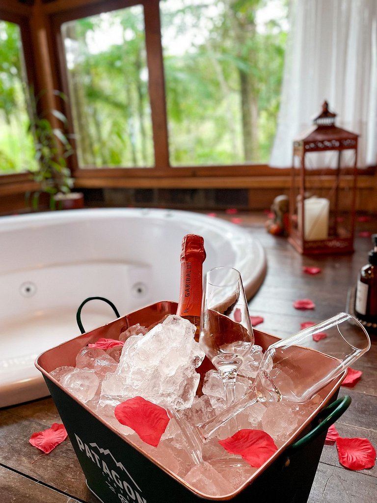 Cabana Nalu | Romântica com hidro e rede suspensa